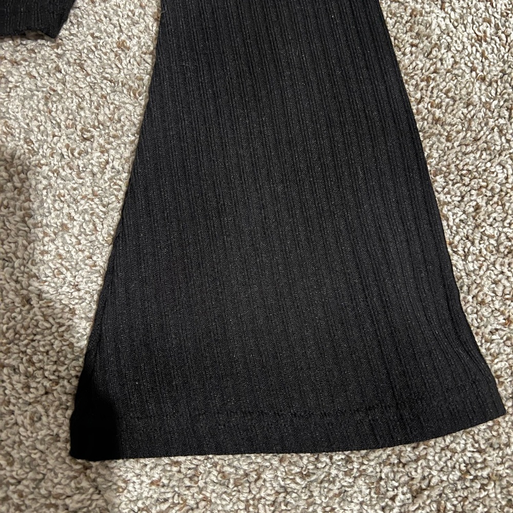 SHEIN Black V-Neck Drawstring Bell Sleeve Crop Top - Picture 7 of 8